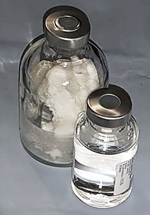 Флаконы лиофилизированного концентрата фактора свёртывания крови для лечения гемофилии.